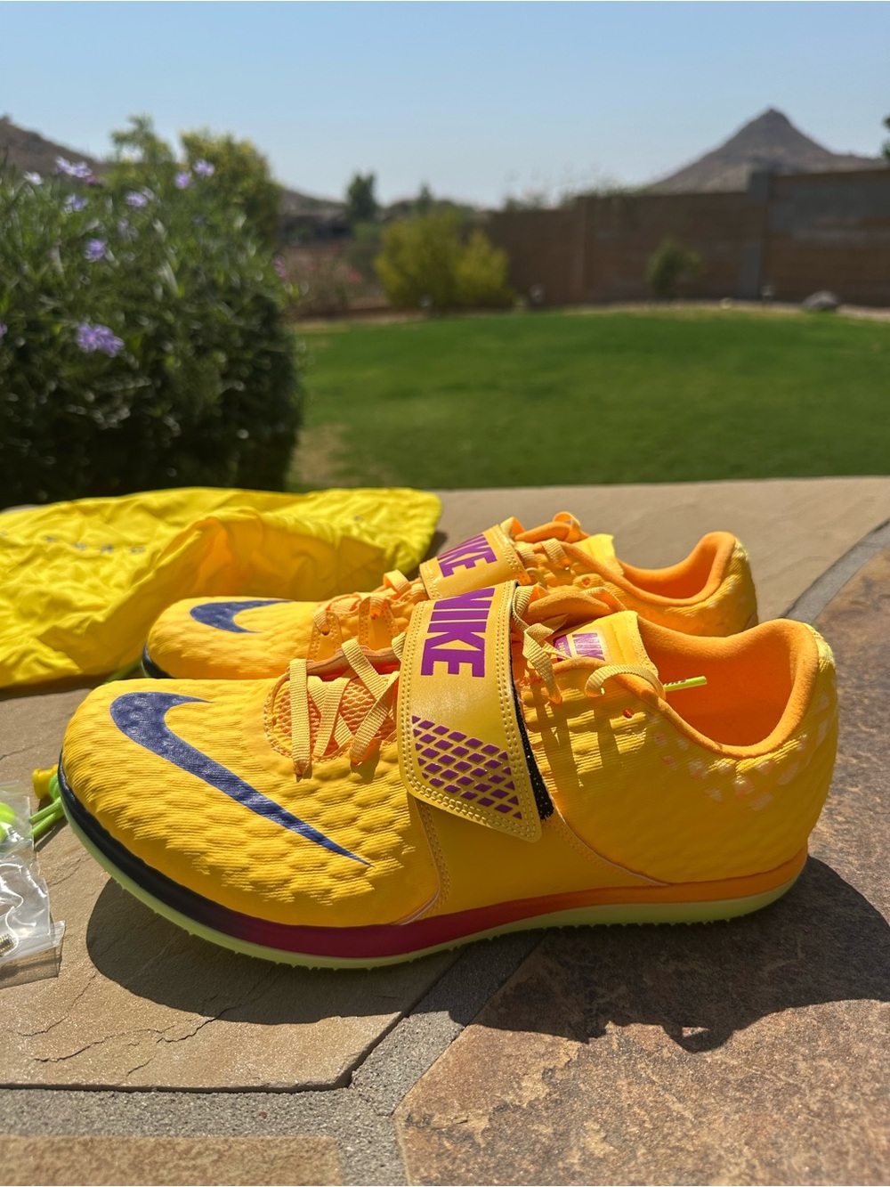 Nike High Jump Elite Citron Pulse Track And Field FZ9636-800 Men’s Size 9.5